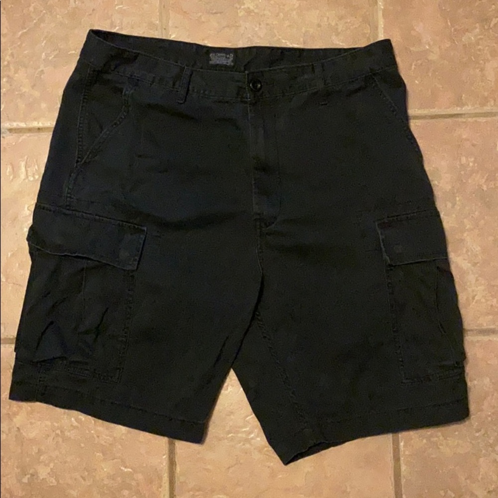 Levi’s size 36 Black Cargo Shorts